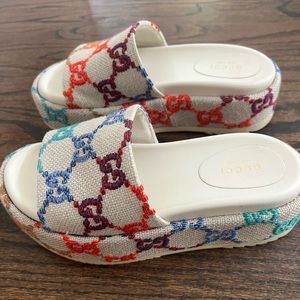 Gucci 623212 Women's Multicolor Platform Slide Sandals